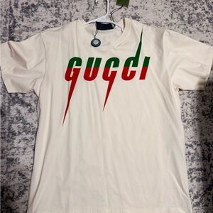 Gucci Men's Short Sleeve Tee in Cream with Red and Green Accents